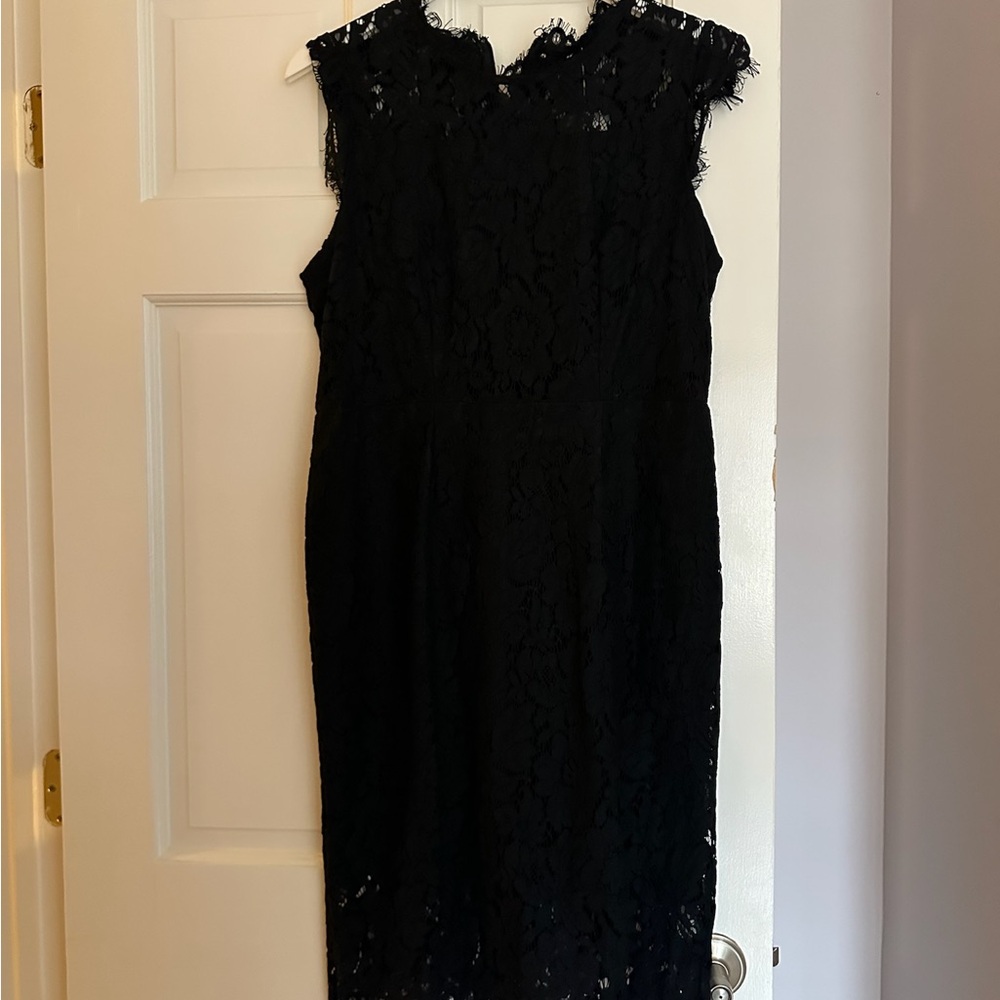 Chic Black Lace Midi Dress